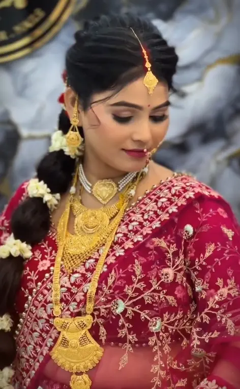 Bold Celebrity Inspired Makeup Look